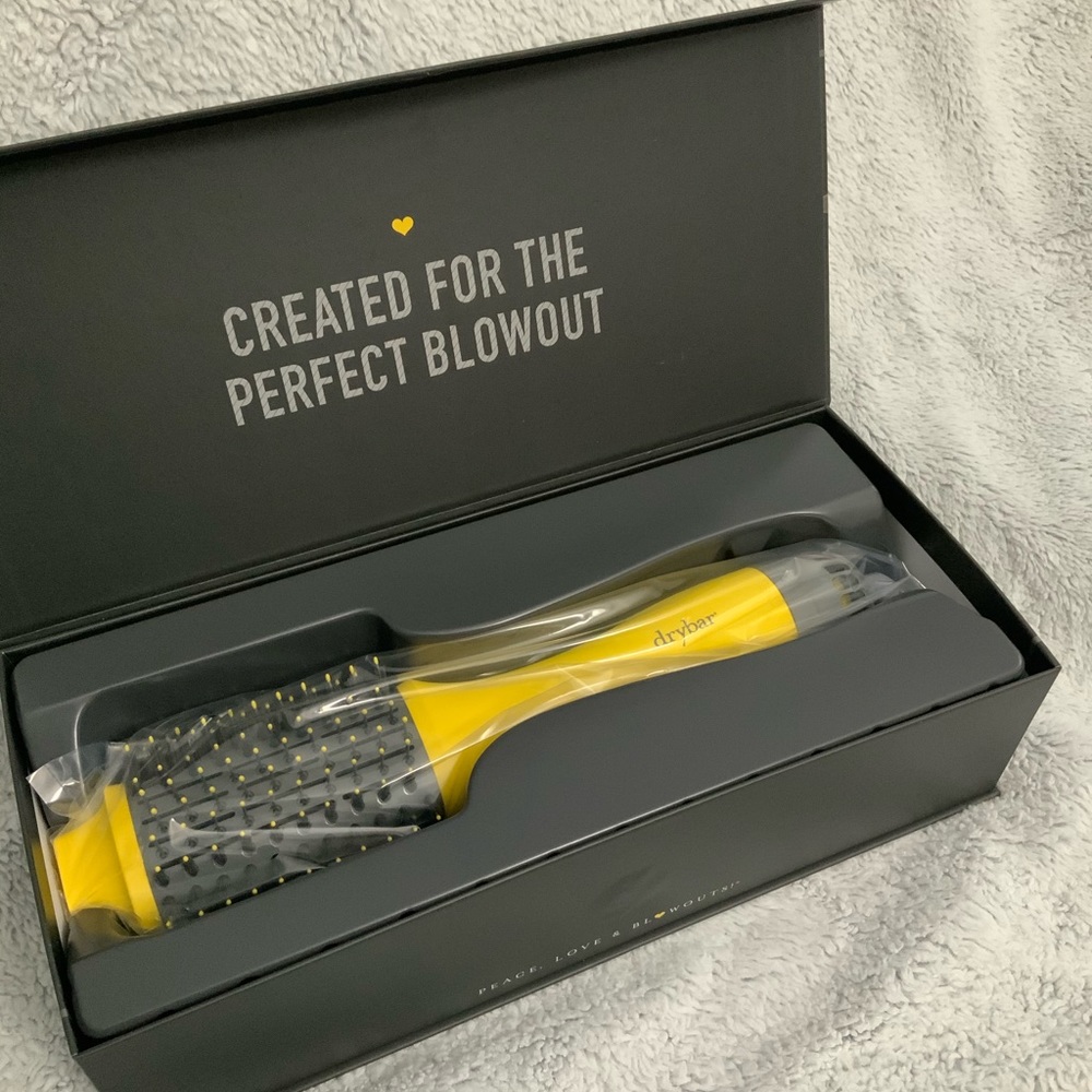 NWT drybar the double shot oval blow-dryer brush